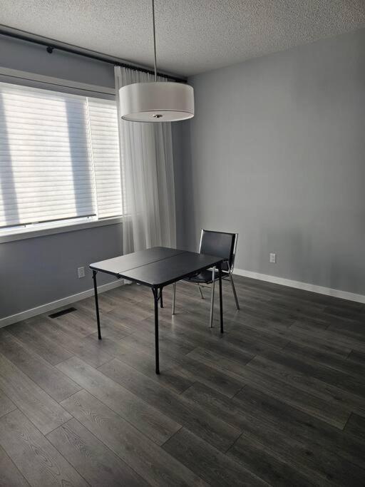 Calm And Cozy 1 Bedroom YYC Exterior foto